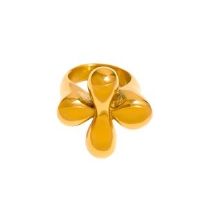 🍋2/$30 New Gold Flower Statement Ring